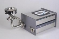 Air monitoring device for isolators and RABS