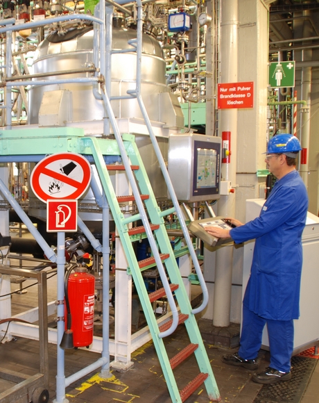 AllessaSyntec concludes first large-scale project in 1000-litre reactor