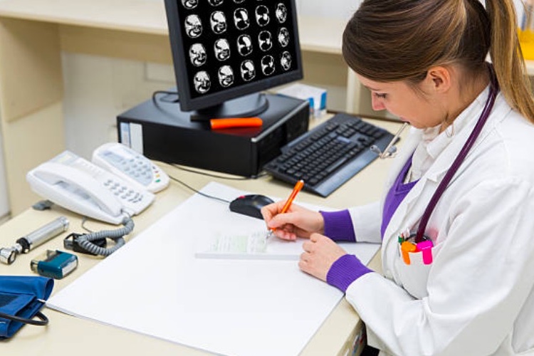 Antifungal drug could eliminate sleeping bowel cancer cells