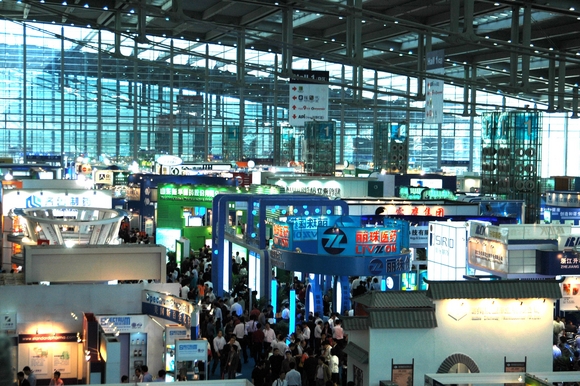 API China welcomes 30,000 visitors