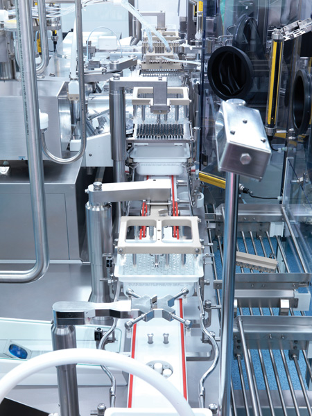 The new filling line at the Vetter Ravensburg facility in Germany requires minimal human contact