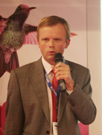 Arjan Geerlings of Puleva Biotech Exxentia makes the winning presentation at the 2009 show