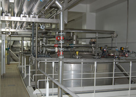A high specification stainless steel is used throughout the plant and the closed process minimises the risk of bioburden during the production process 