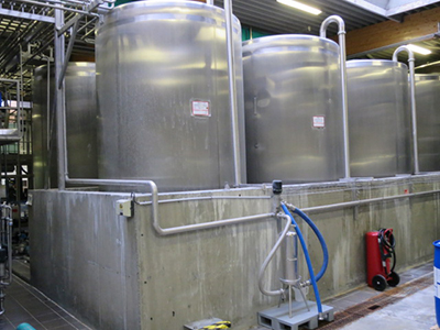 Open invitation to 61 lots of stainless steel tanks