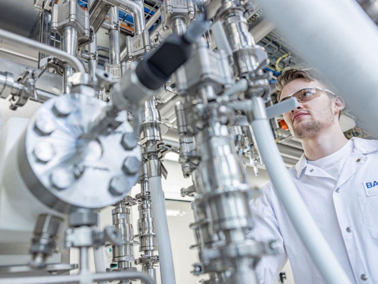 Bachem signs 7-year agreement with Eli Lilly to accelerate oligonucleotide production
