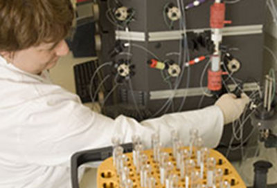 Cancer Research UK opens medicine manufacturing hub