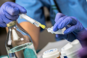 Challenges and development perspectives of primary packaging for parenteral drugs