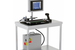  Compact tabletop device for serialising small batch sizes of folded boxes