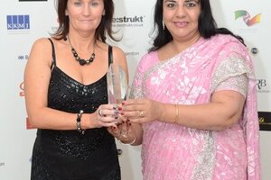 Dr Rabinder Buttar wins Scottish Asian Business Award
