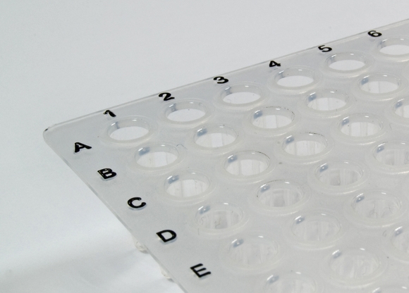 Easy-to-see black lettering boosts Abgene PCR plate design