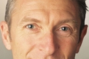 Hospira names Richard Davies as chief commercial officer