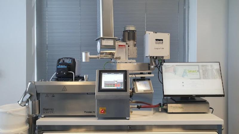 Implementing an automated DOE in twin screw wet granulation