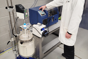 Improved reaction vessel switching in flow chemistry