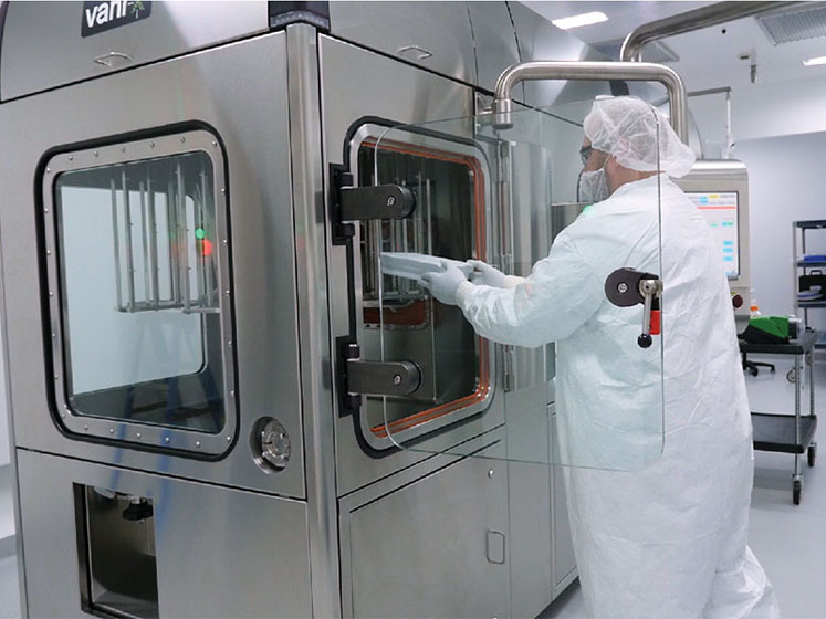 Improving the quality of sterile injectable pharmaceuticals with innovative closed robotics
