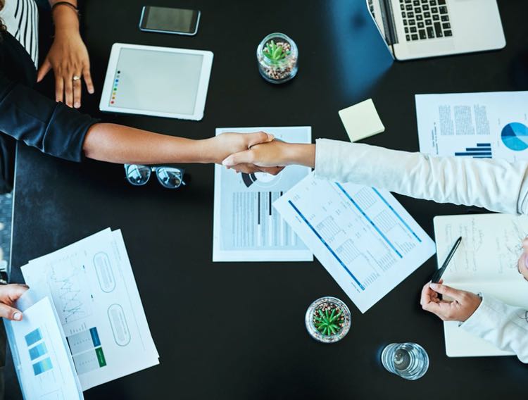 Leica Microsystems and MellingMedical sign distribution agreement