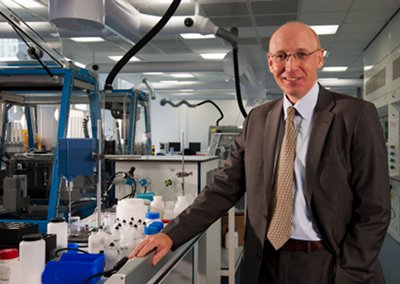Liverpool University team pioneers nanomedicines for HIV/AIDS
