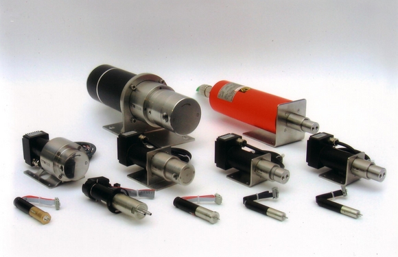 Micro annular gear pumps for smooth flow 