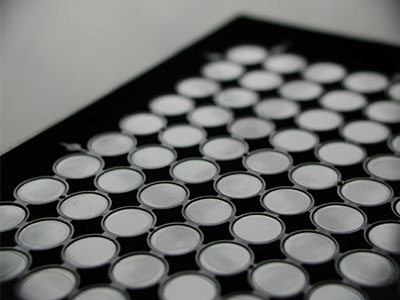 Microplate design enhances fluorescence and luminescence measurement