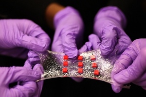 MIT researchers develop stretchable hydrogel electronics that deliver medicine to the skin