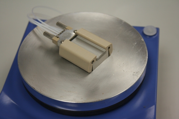 Mitos Hotplate provides precise control over reaction temperatures