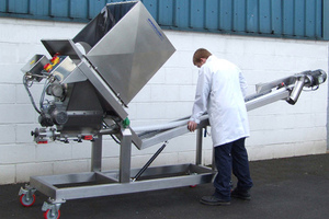Mobile tilting conveyor makes it easy to load bulk material