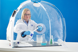 New bench top isolator from Solo Containment