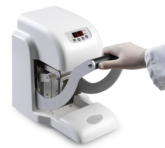 New plate heat sealer combines ease-of-use and ruggedness with smart industrial design