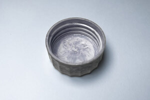 PulPac unveils plastic-like fiber caps
