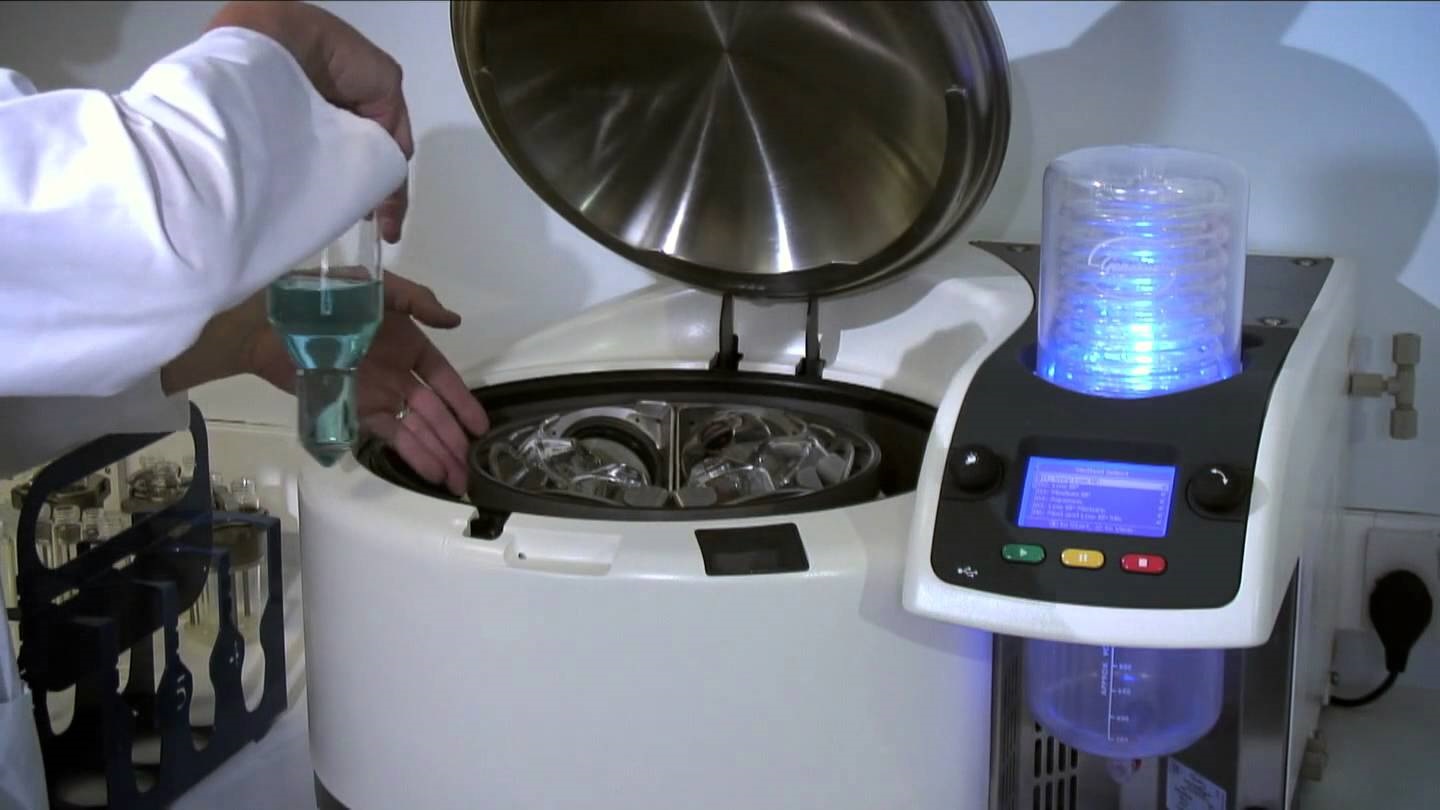 Rapid sample safe evaporation of large solvent volumes