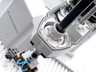 Robots make sure there isn’t a screw loose…