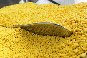 Robust film coating scale-up for vitamins as a case study for nutraceuticals