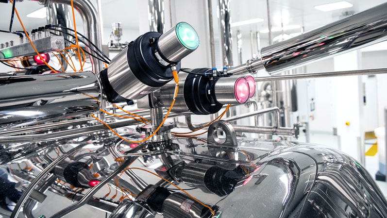 As a decentralised control system, the LED lights offer a clear indication of process valve status