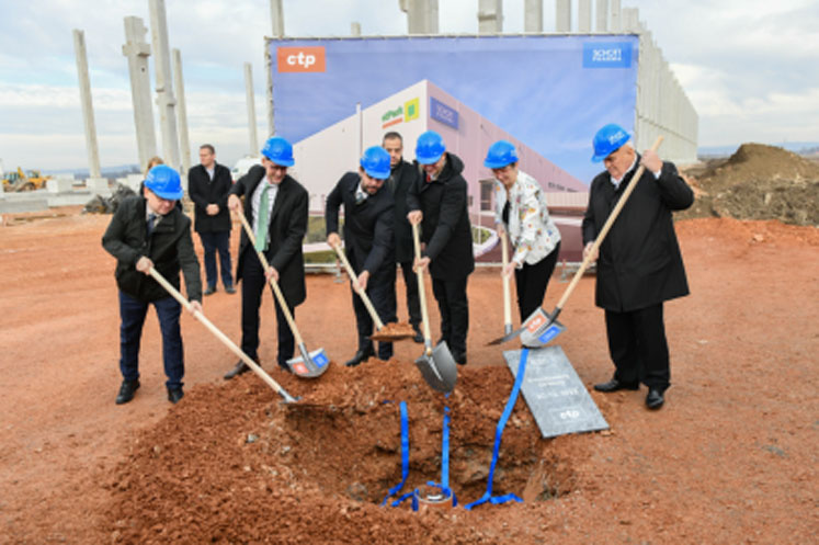 SCHOTT Pharma executes expansion strategy and invests in a new production facility in Serbia
