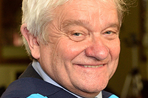 Sir Paul Nurse receives honorary doctorate and offers words of wisdom to graduates