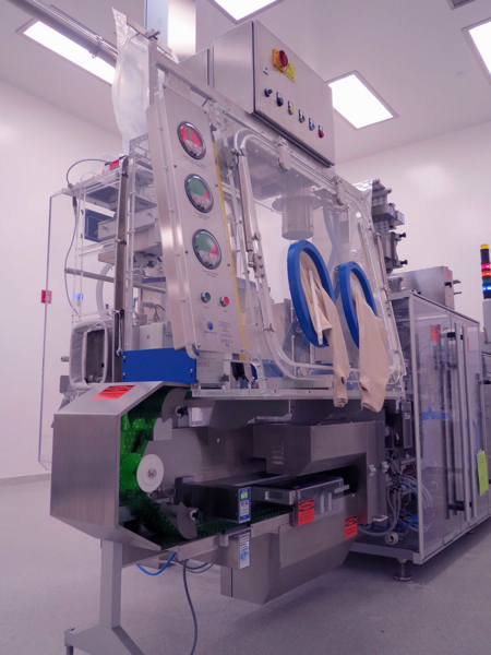 Solo packaging line isolator meets OEB 5 standard