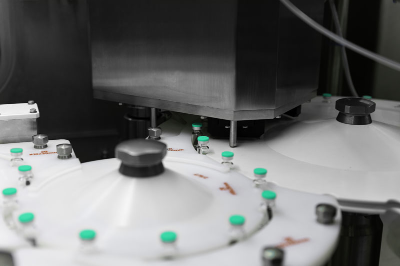 A 100% in-process control (IPC) makes sure that each previously approved vial contains the exact amount of active ingredient