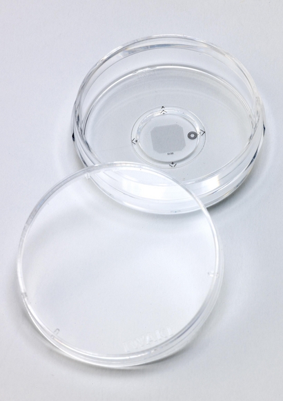 Sterilin cell culture dish uses confocal laser microscopy