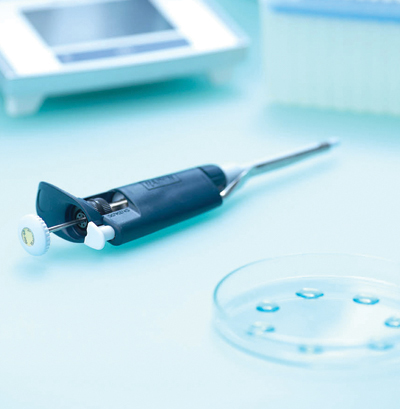 The RAININ Classic – an ergonomic evolution of traditional pipetting