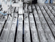 Three quarters of COVID-19 vaccine projects use Schott vials