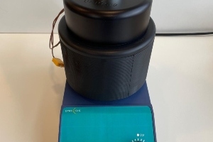 Uniqsis: Compact temperature-controlled batch photoreactor