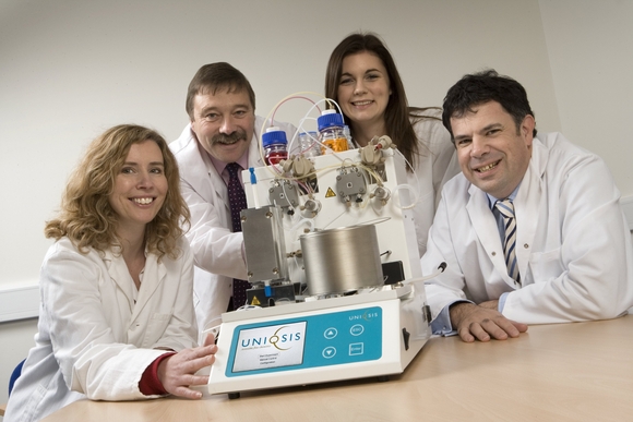 Uniqsis FlowSyn secures customers