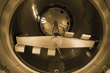 Unique agitator for optimum drying performance