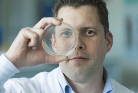 University of Brighton team fights infections with viruses