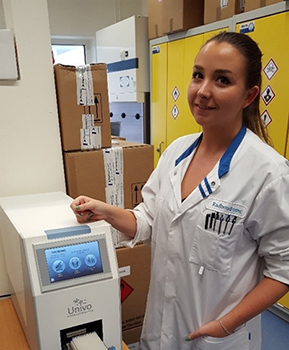 Versatile and silent Recapper for high DNA sample throughput